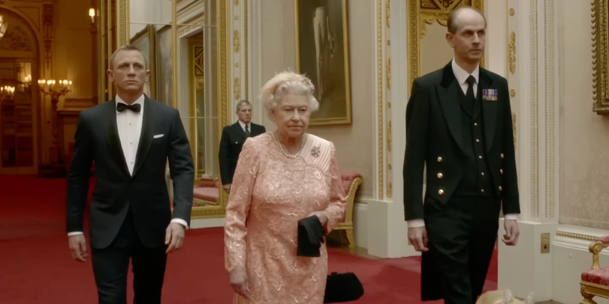 Όταν ο «James Bond», Ντάνιελ Κρεγκ συνάντησε τη βασίλισσα Ελισάβετ στους Ολυμπιακούς Αγώνες του 2012