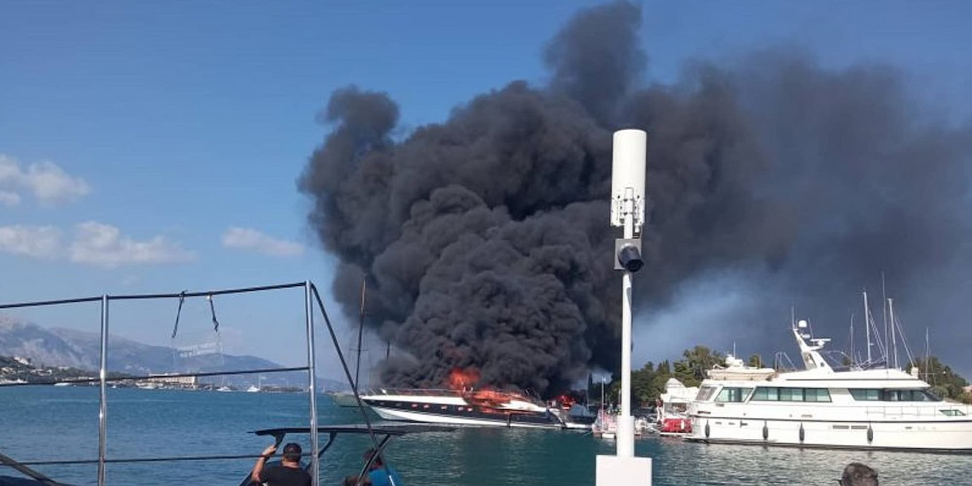 Κάηκαν τα σκάφη στην Κέρκυρα