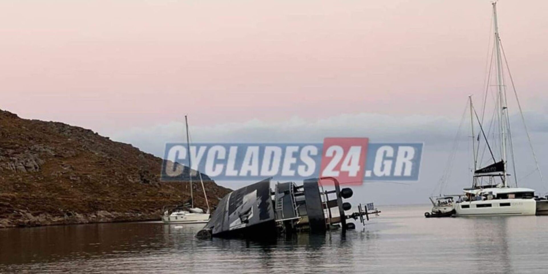 Βυθίστηκε κατά το ήμισυ η διάσημη θαλαμηγός «007» του Τζέιμς Μποντ