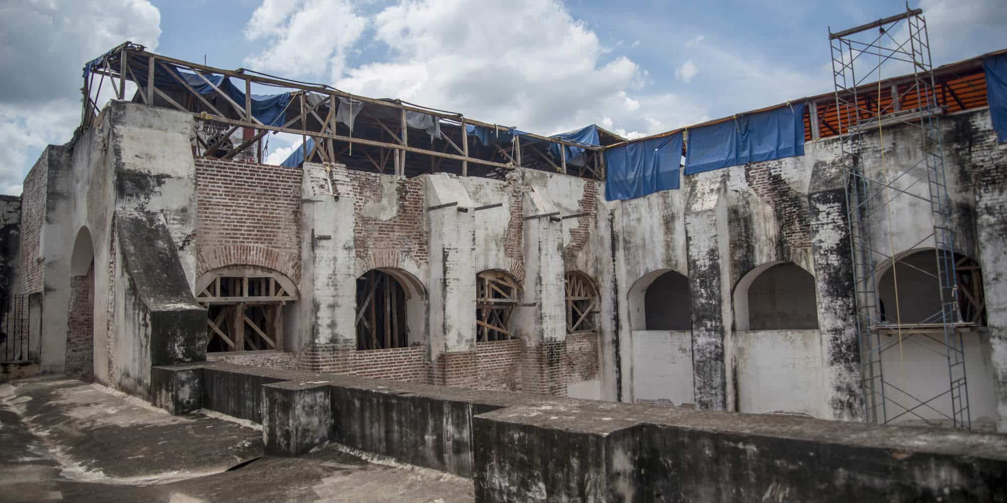 Κτίριο κατεστραμμένο από παλαιότερο σεισμό στο Μεξικό