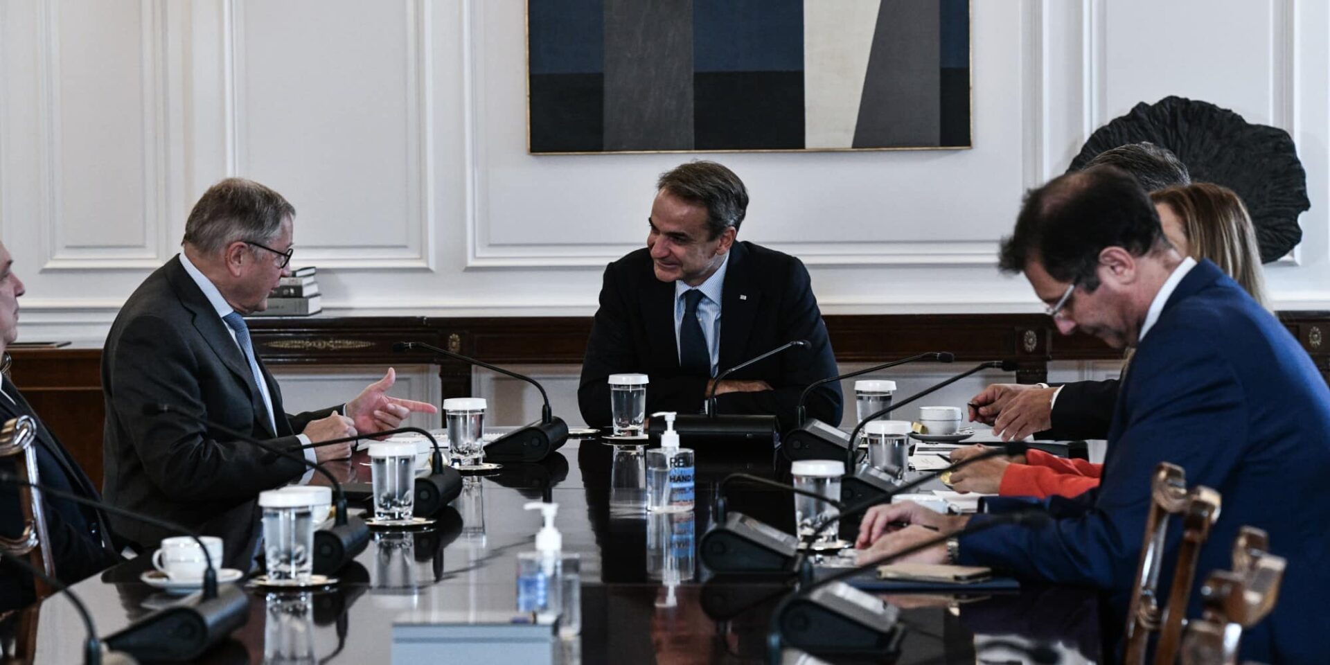 Ο Κυριάκος Μητσοτάκης συναντήθηκε με τον Κλάους Ρέγκλινγκ