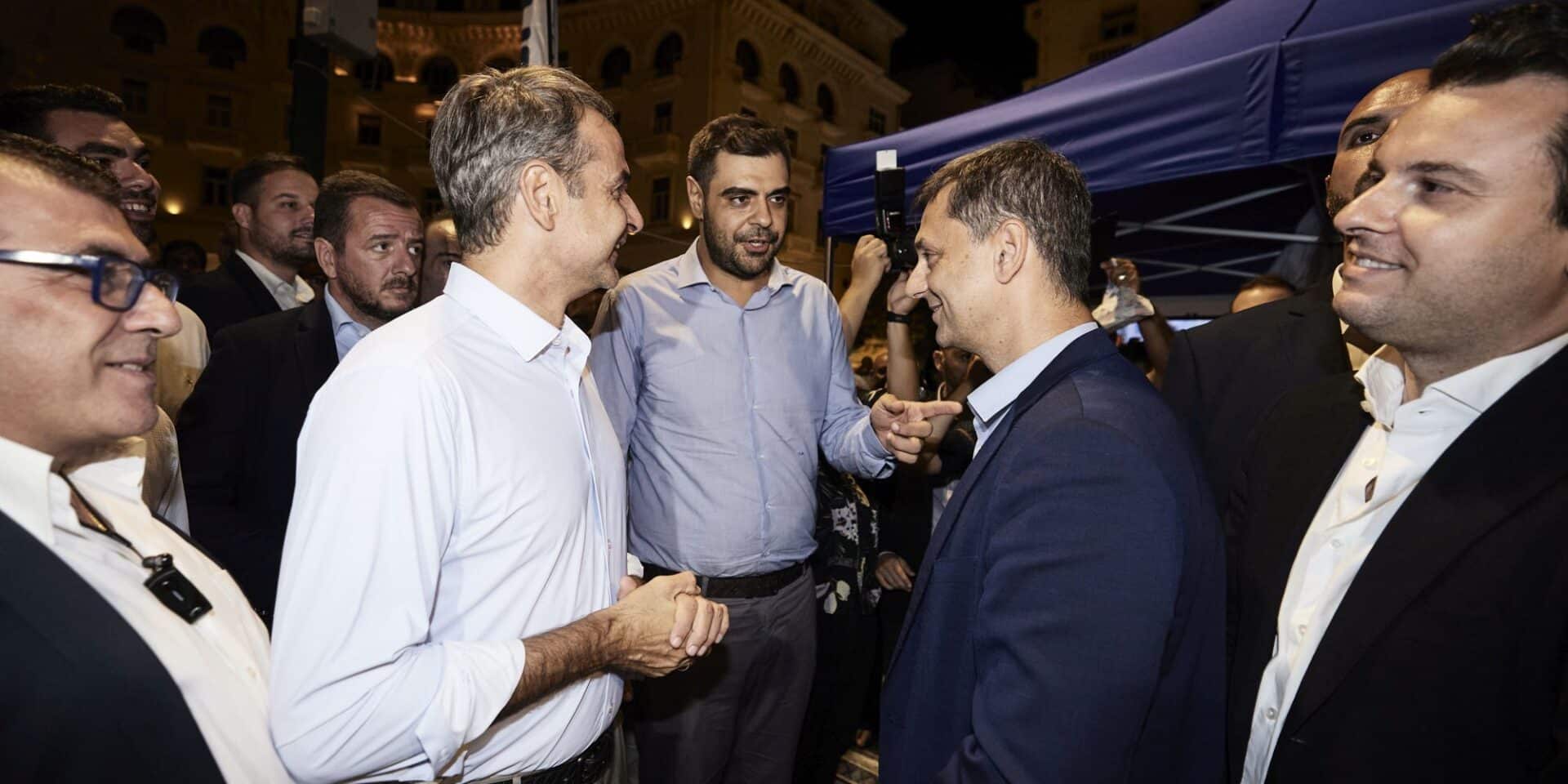 Ο Κυριάκος Μητσοτάκης μαζί με τον Χάρη Θεοχάρη και τον Παύλο Μαρινάκη