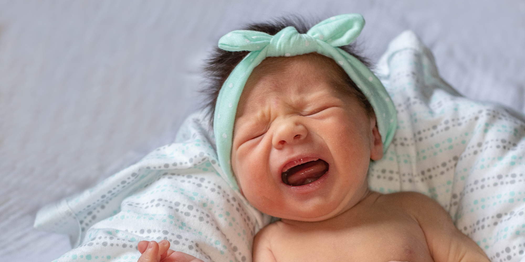 Πώς μπορούν οι γονείς να ηρεμήσουν ένα μωρό που κλαίει