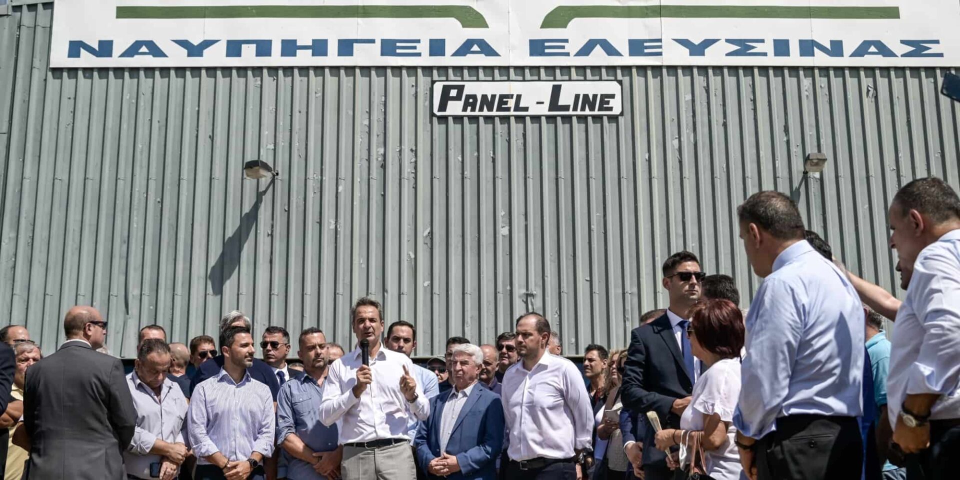 Ο πρωθυπουργός, Κυριάκος Μητσοτάκης, επισκέφθηκε τα Ναυπηγεία Ελευσίνας