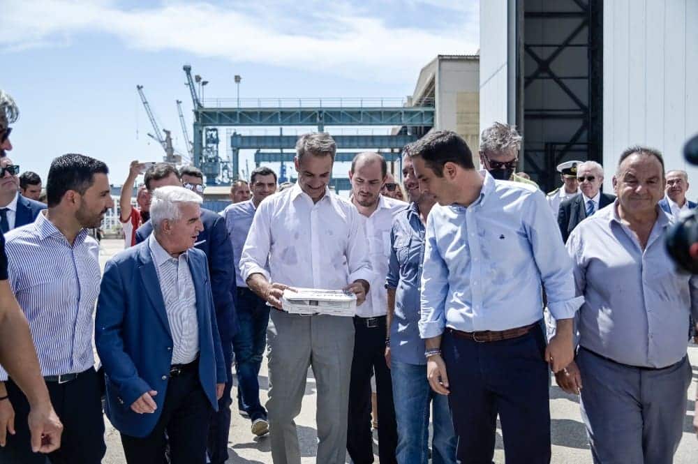 Ο πρωθυπουργός, Κυριάκος Μητσοτάκης, επισκέφθηκε τα Ναυπηγεία Ελευσίνας