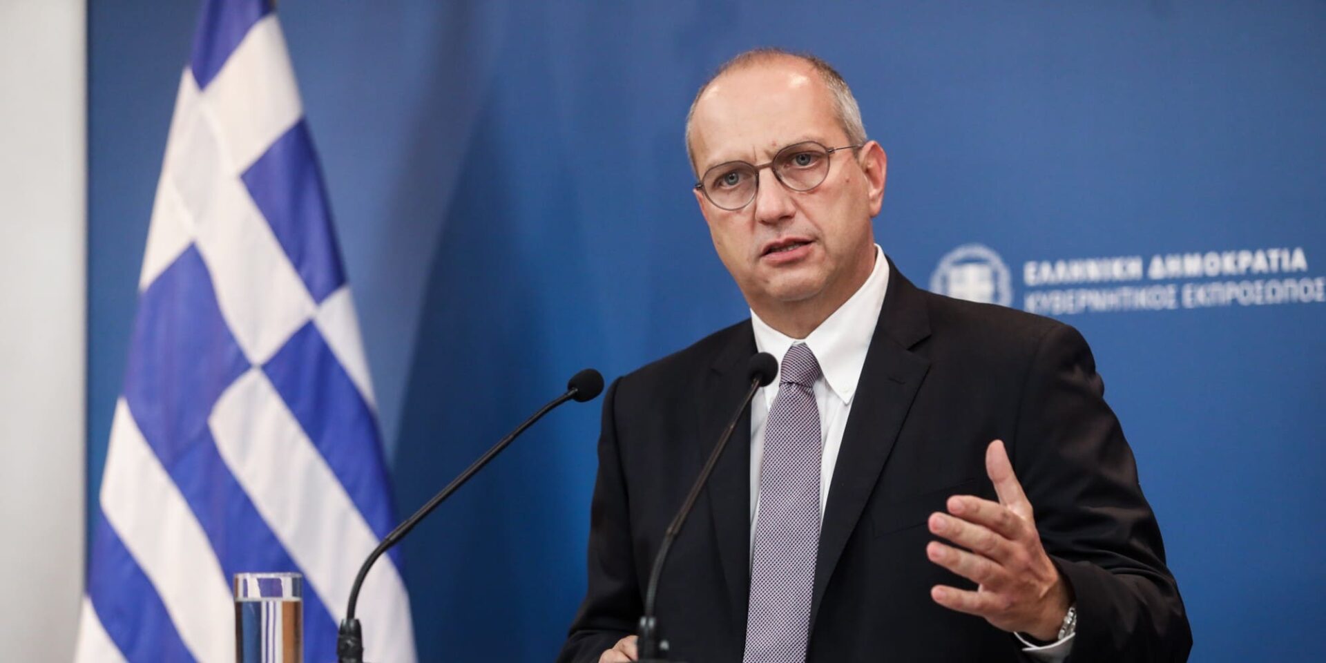 Ο κυβερνητικός εκπρόσωπος, Γιάννης Οικονόμου