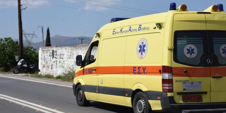 Σοβαρό τροχαίο στην Κομοτηνή: Μητέρα με το έξι μηνών μωρό της παρασύρθηκαν από ΙΧ – Σε σοβαρή κατάσταση το παιδάκι