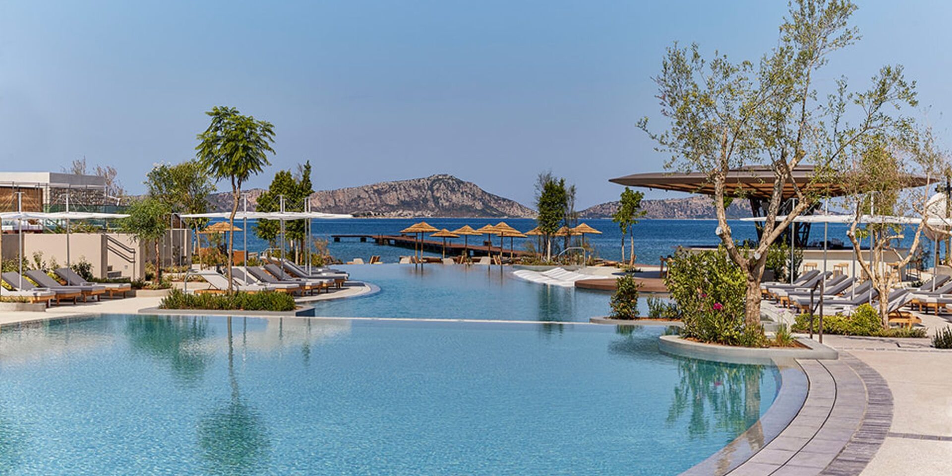Πισίνα στο Costa Navarino