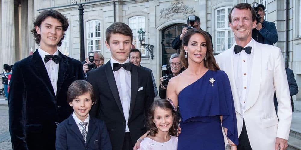 Ο πρίγκιπας Ιωακείμ της Δανίας με την πριγκίπισσα Μαρί και τα 4 παιδιά του