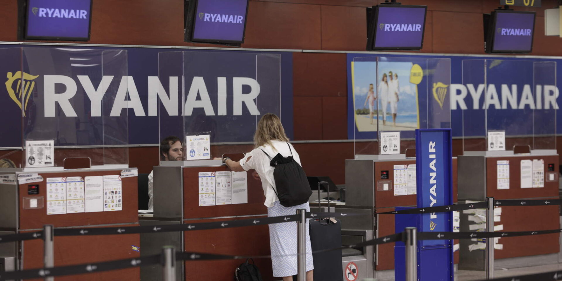 Πολίτες σε κισέ της Ryanair