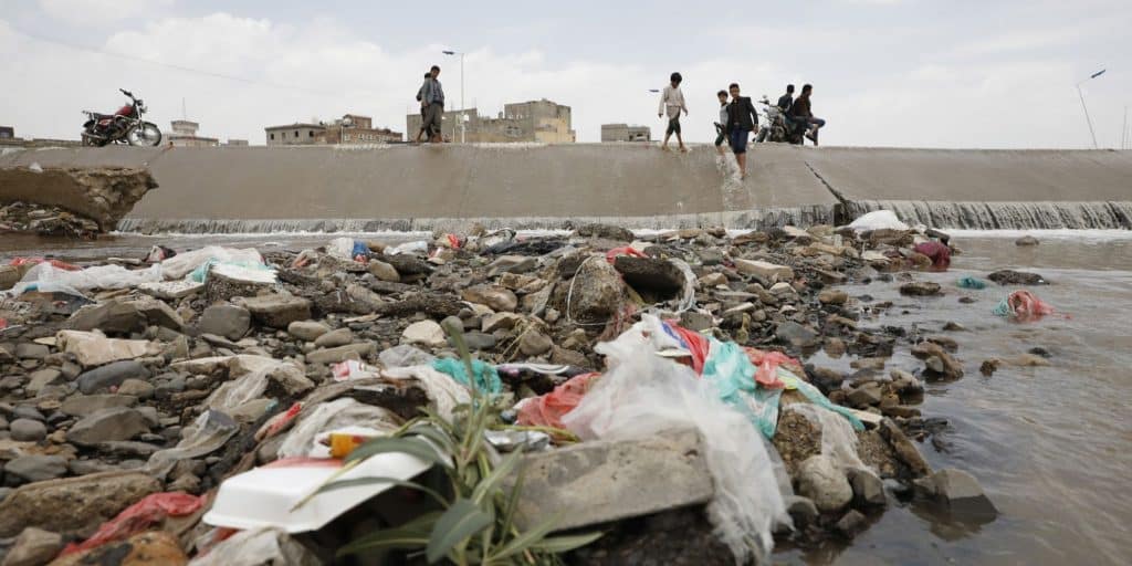 Σκουπίδια στην Υεμένη