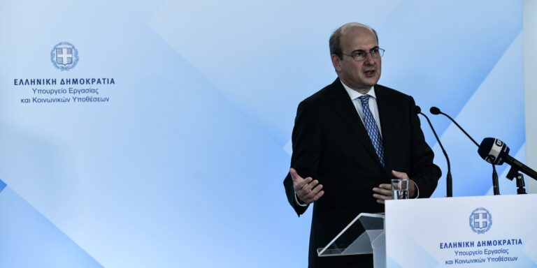 Χατζηδάκης: «Η Ελλάδα αξιοποιεί το Ταμείο Ανάκαμψης και το νέο ΕΣΠΑ για να βρεθεί στην εμπροσθοφυλακή της πράσινης μετάβασης»