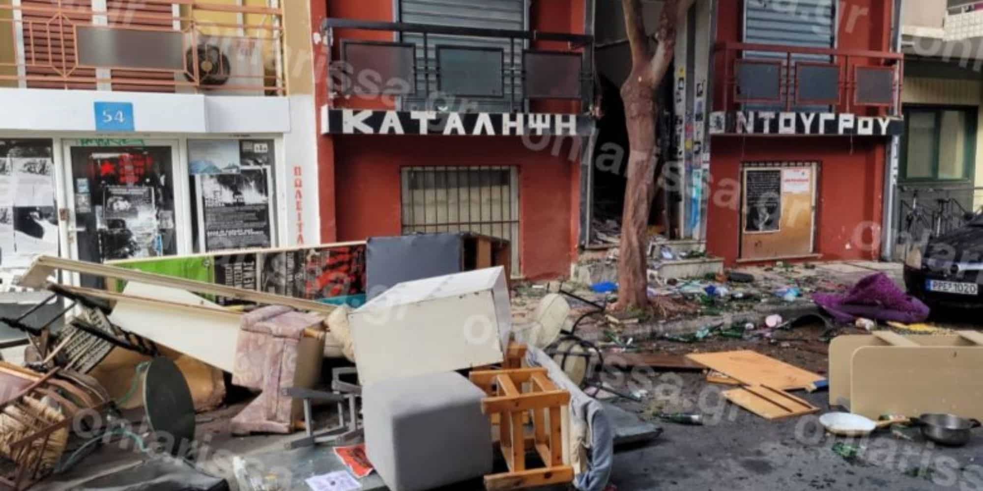 Εικόνα από το κτίριο της κατάληψης στη Λάρισα