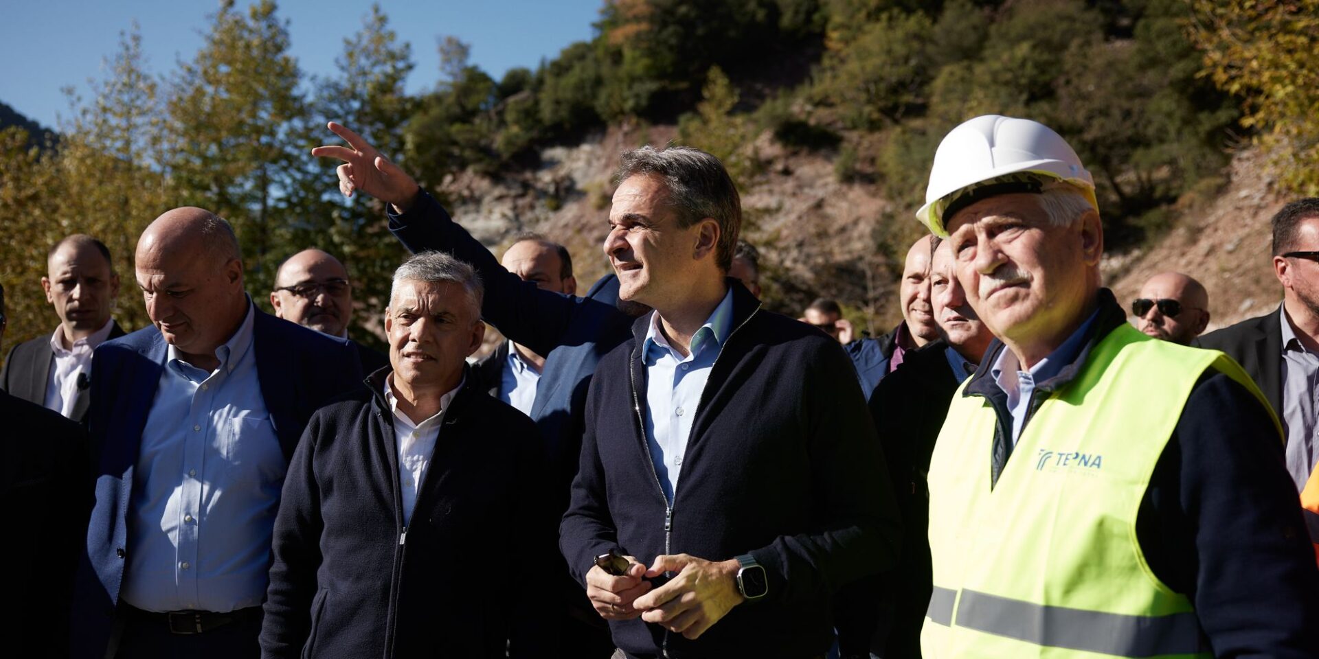O Κυριάκος Μητσοτάκης σε παλιότερη περιοδεία στην ορεινή Καρδίτσα
