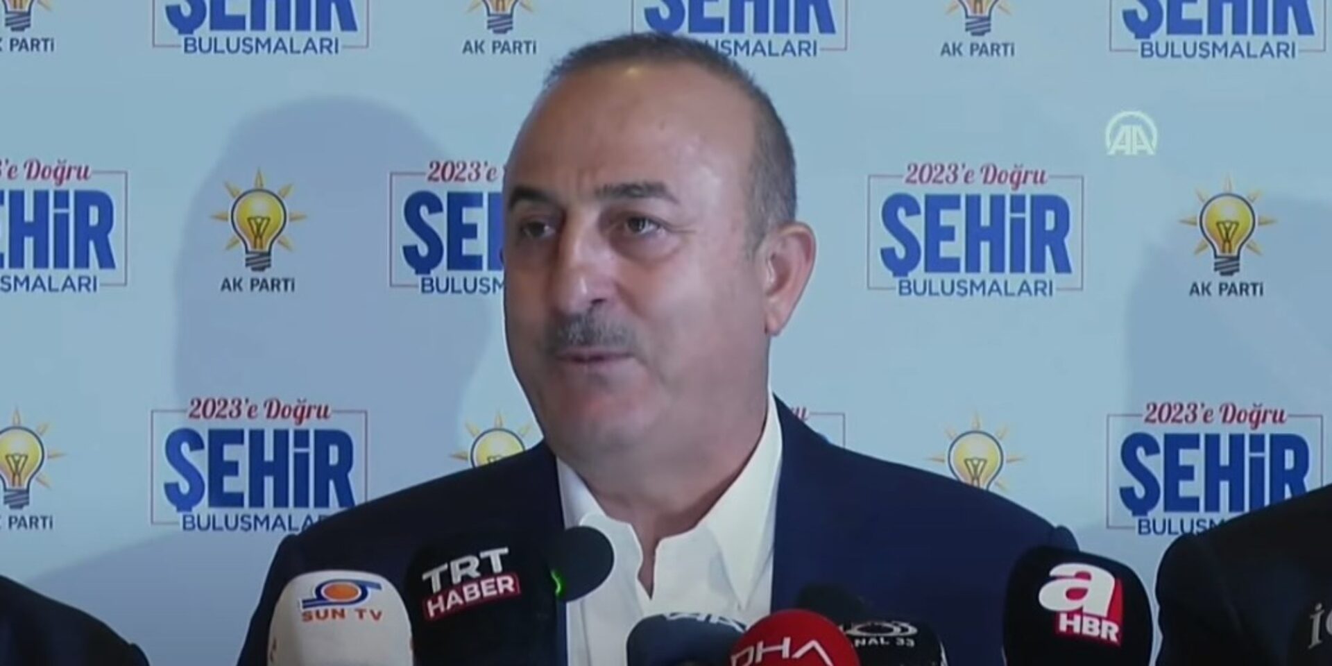 Ο Μεβλούτ Τσαβούσογλου σε δηλώσεις
