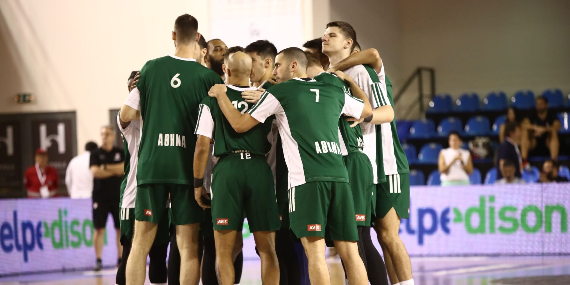 Οι παίκτες του Παναθηναϊκού λίγο πριν τον τελικό Σούπερ Καπ με τον Ολυμπιακό