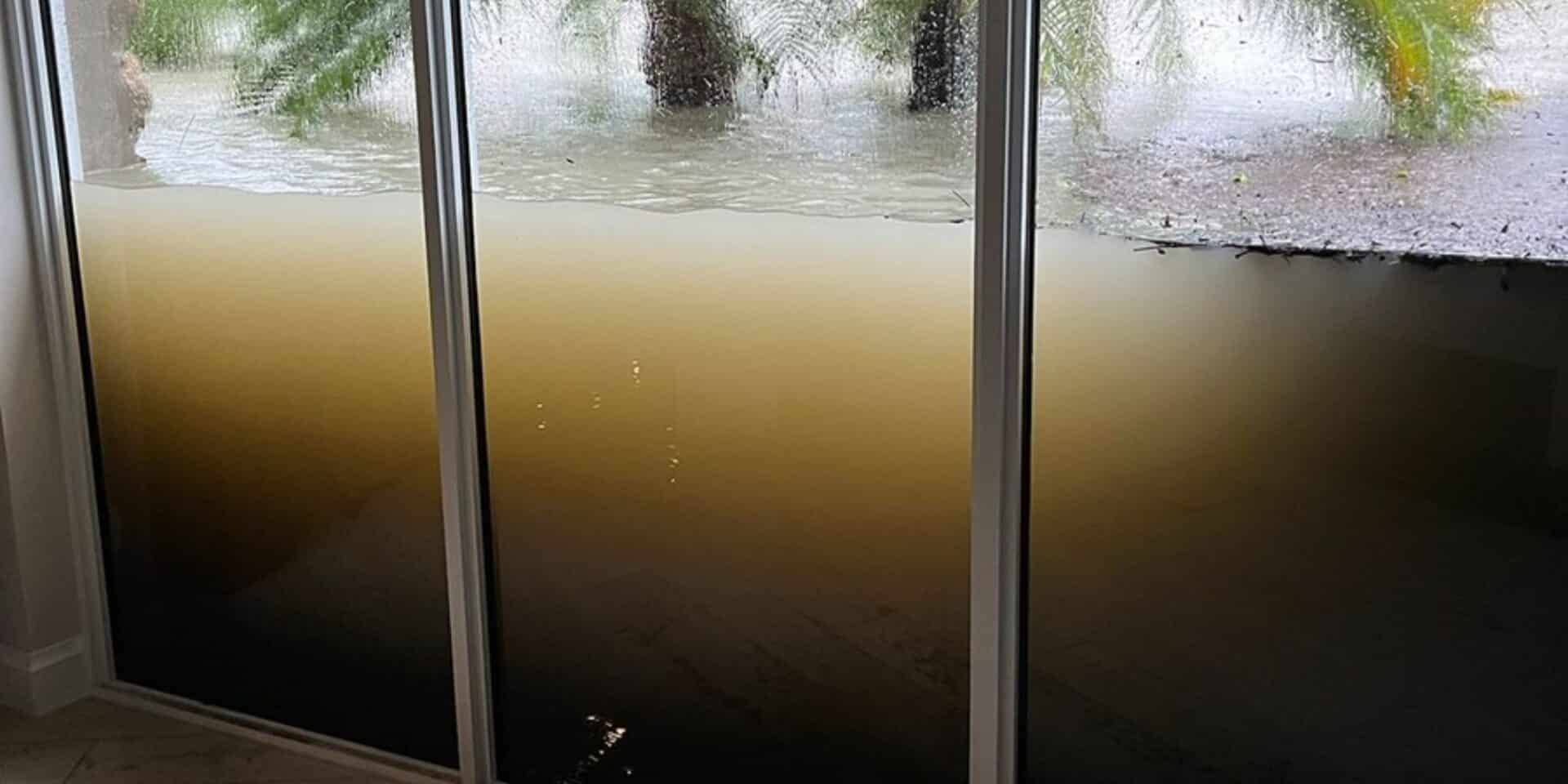 Η τζαμαρία που άντεξε το νερό που έφερε ο κυκλώνας Ίαν