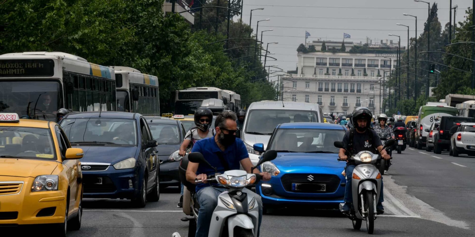 Αυτοκίνητα στο κέντρο της Αθήνας