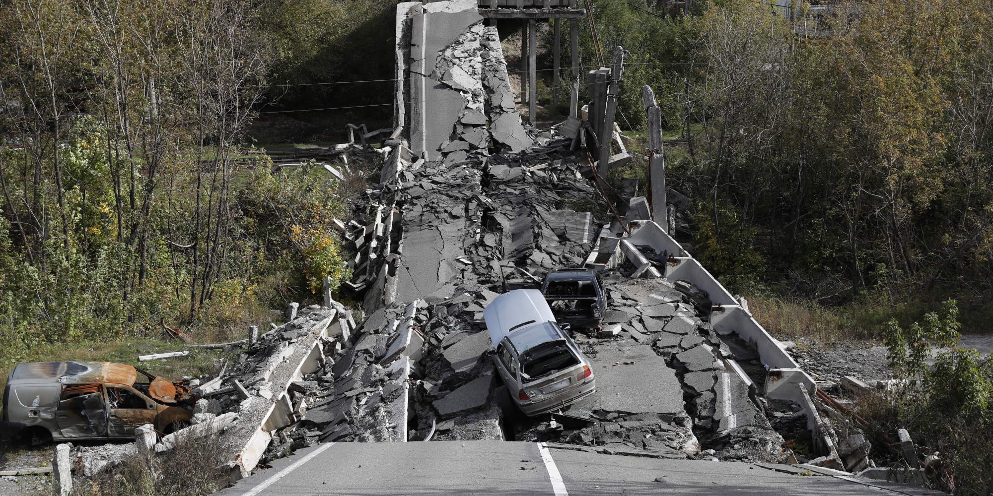 Βομβαρδισμένη γέφυρα στην Ουκρανία - Εκεχειρία