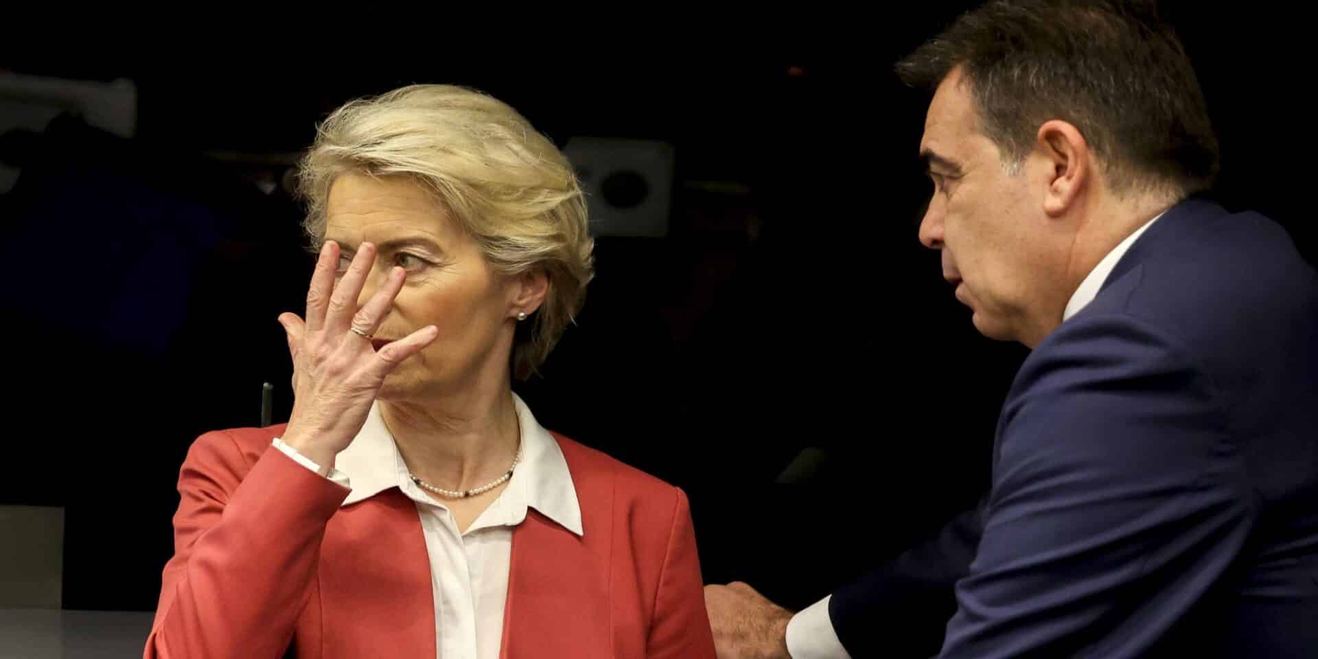 Η πρόεδρος της Κομισιόν Ούρσουλα φον ντερ Λάιεν μαζί με τον Μαργαρίτη Σχοινά