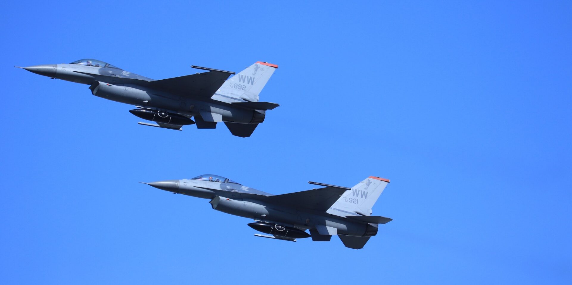Αεροσκάφη F-16 εν ώρα πτήσης