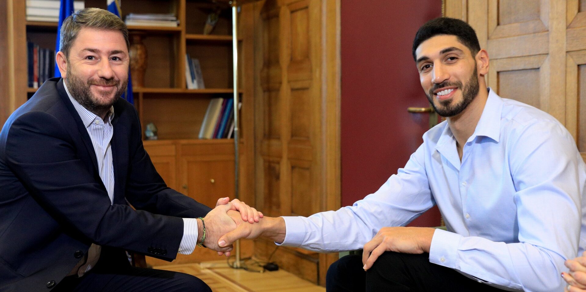 Ο Νίκος Ανδρουλάκης με τον Ενές Καντέρ