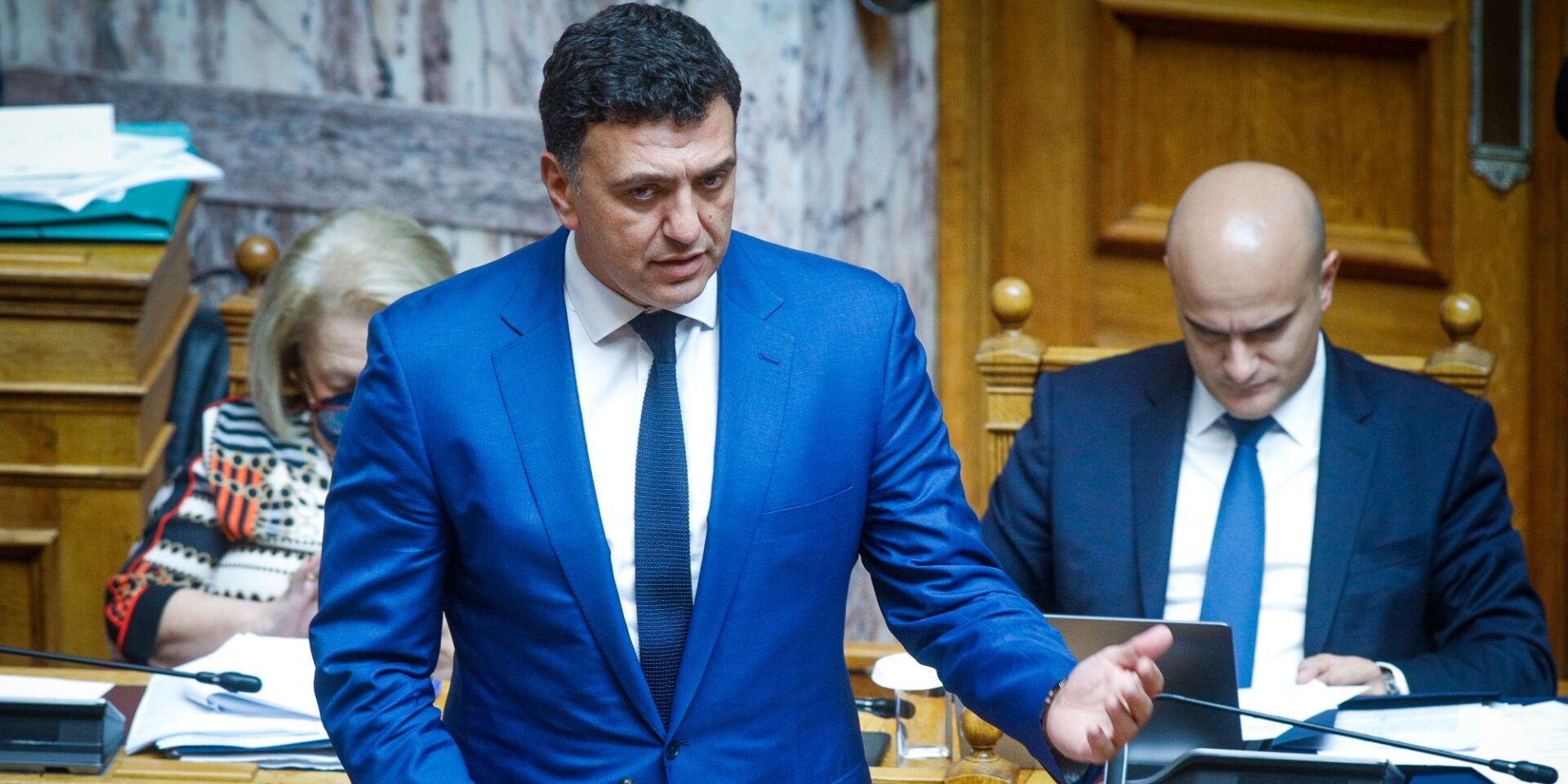 Ο Βασίλης Κικίλιας στη Βουλή