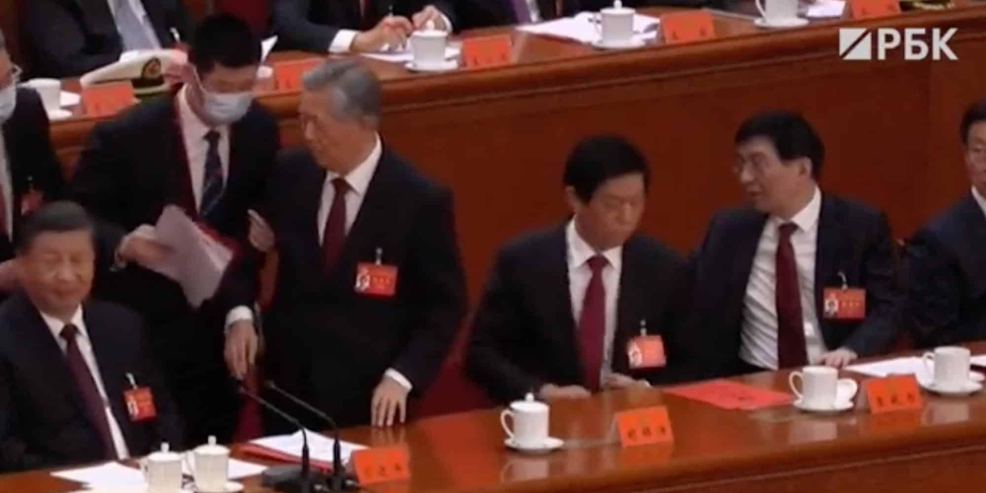 Πέταξαν έξω από το συνέδριο του Κομμουνιστικού Κόμματος Κίνας τον πρώην πρόεδρο Χου Τζιντάο