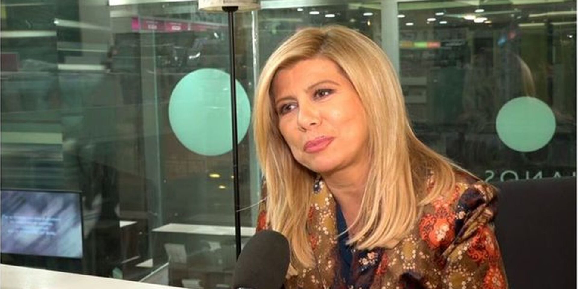 Η Ζήνα Κουτσελίνη κάνει δηλώσεις