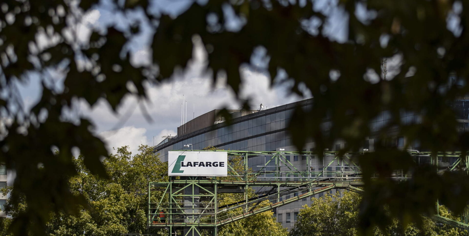 Η γαλλική Lafarge είχε δοσοληψίες με τους τζιχαντιστές του ISIS στη Συρία