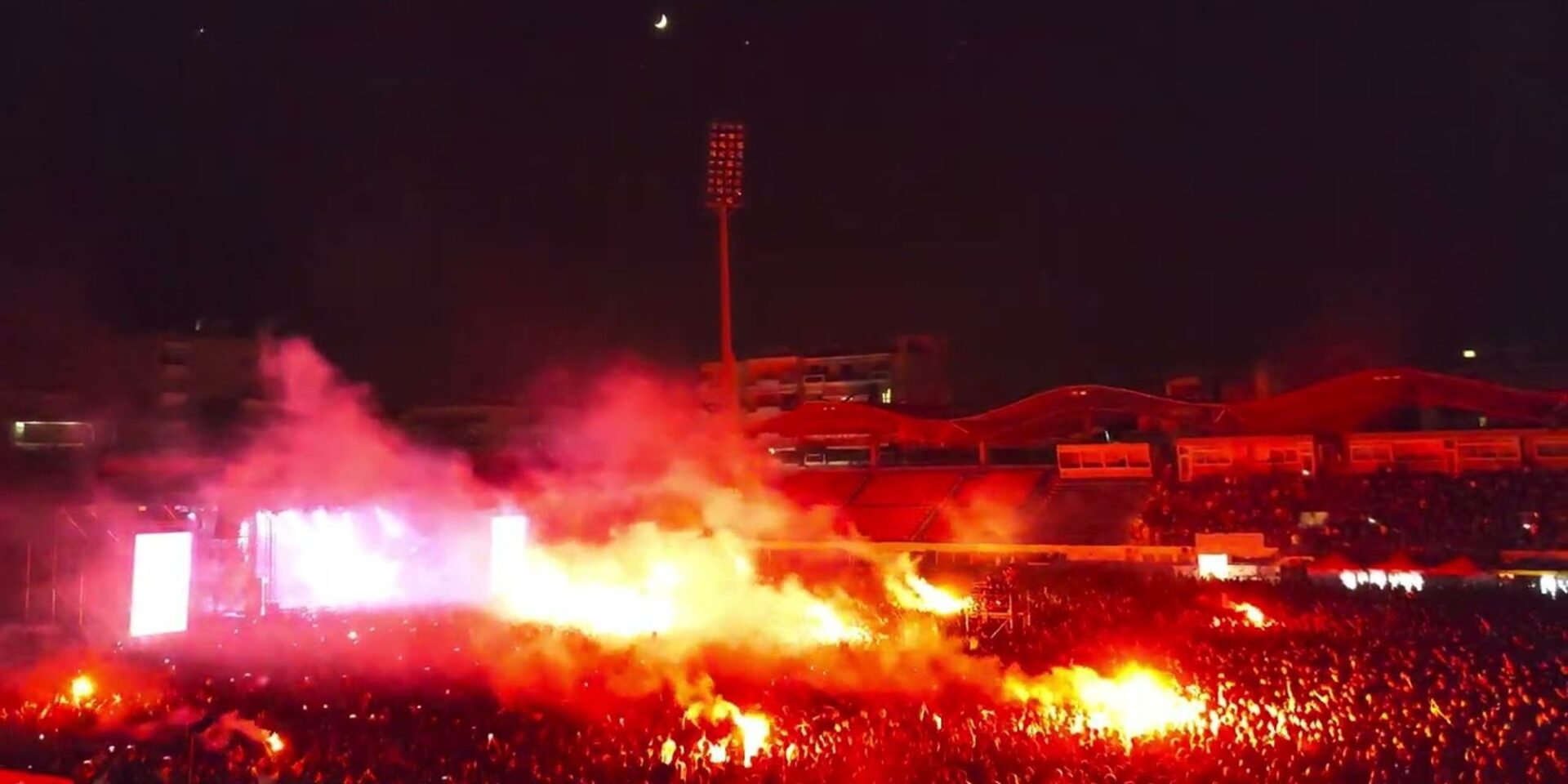 Η συναυλία του Λεξ στη Νέα Σμύρνη
