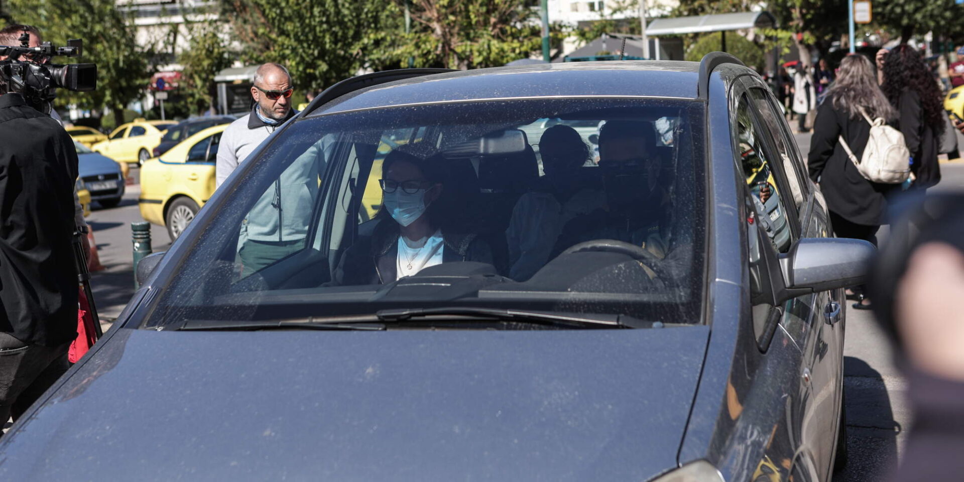 Η μητέρα της 12χρονης από τα Σεπόλια οδηγείται στην ανακρίτρια
