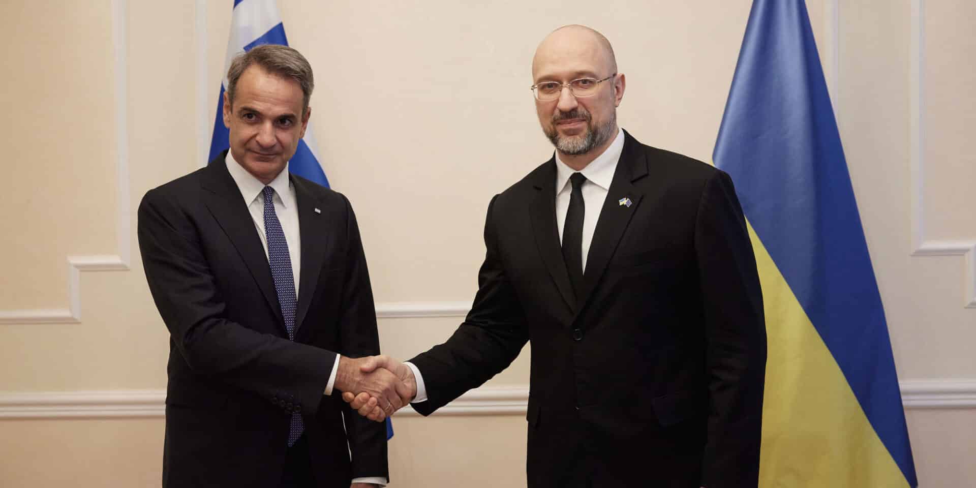 Ο Κυριάκος Μητσοτάκης με τον Ουκρανό ομόλογό του στην Πράγα