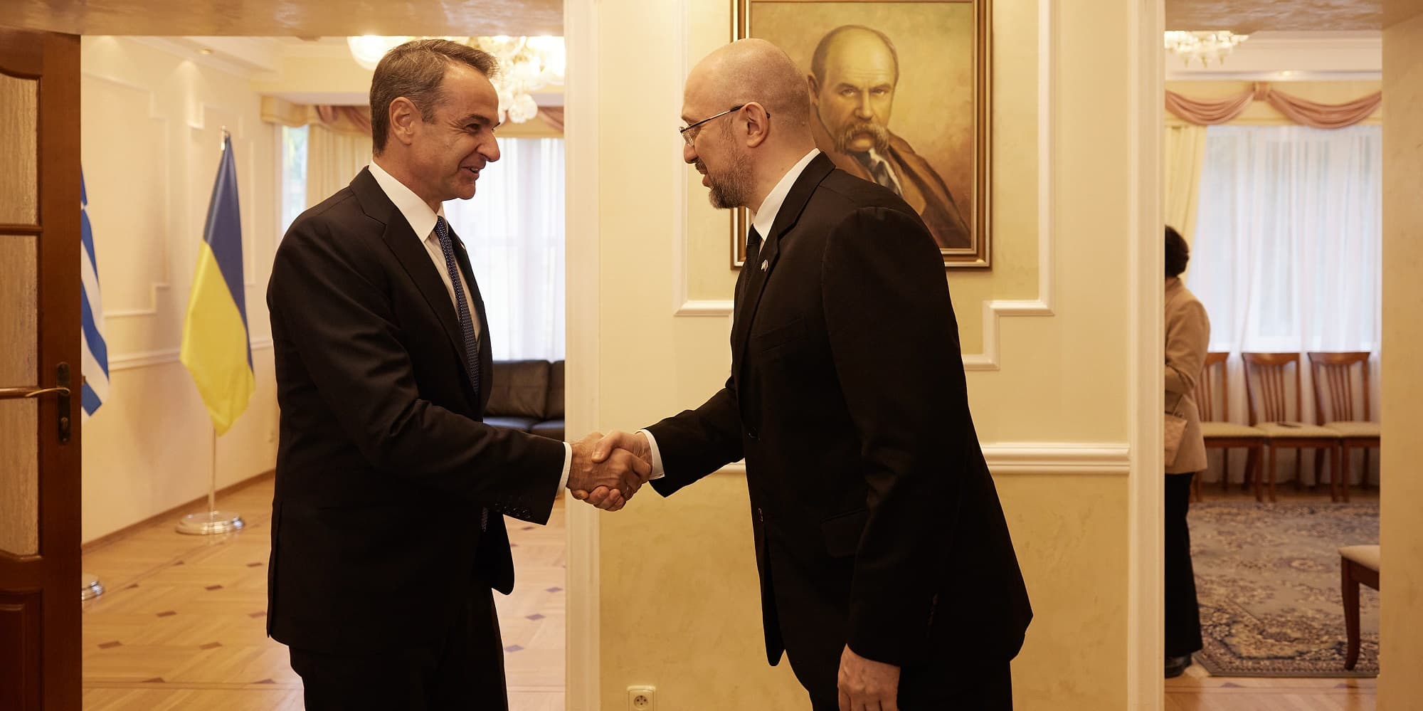 Ο Κυριάκος Μητσοτάκης με τον Ουκρανό πρωθυπουργό