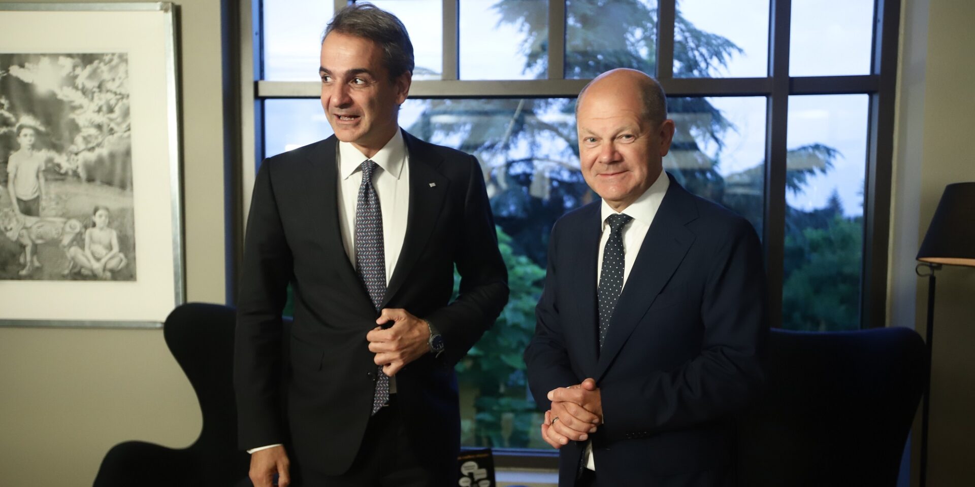 Ο Κυριάκος Μητσοτάκης με τον Όλαφ Σολτς