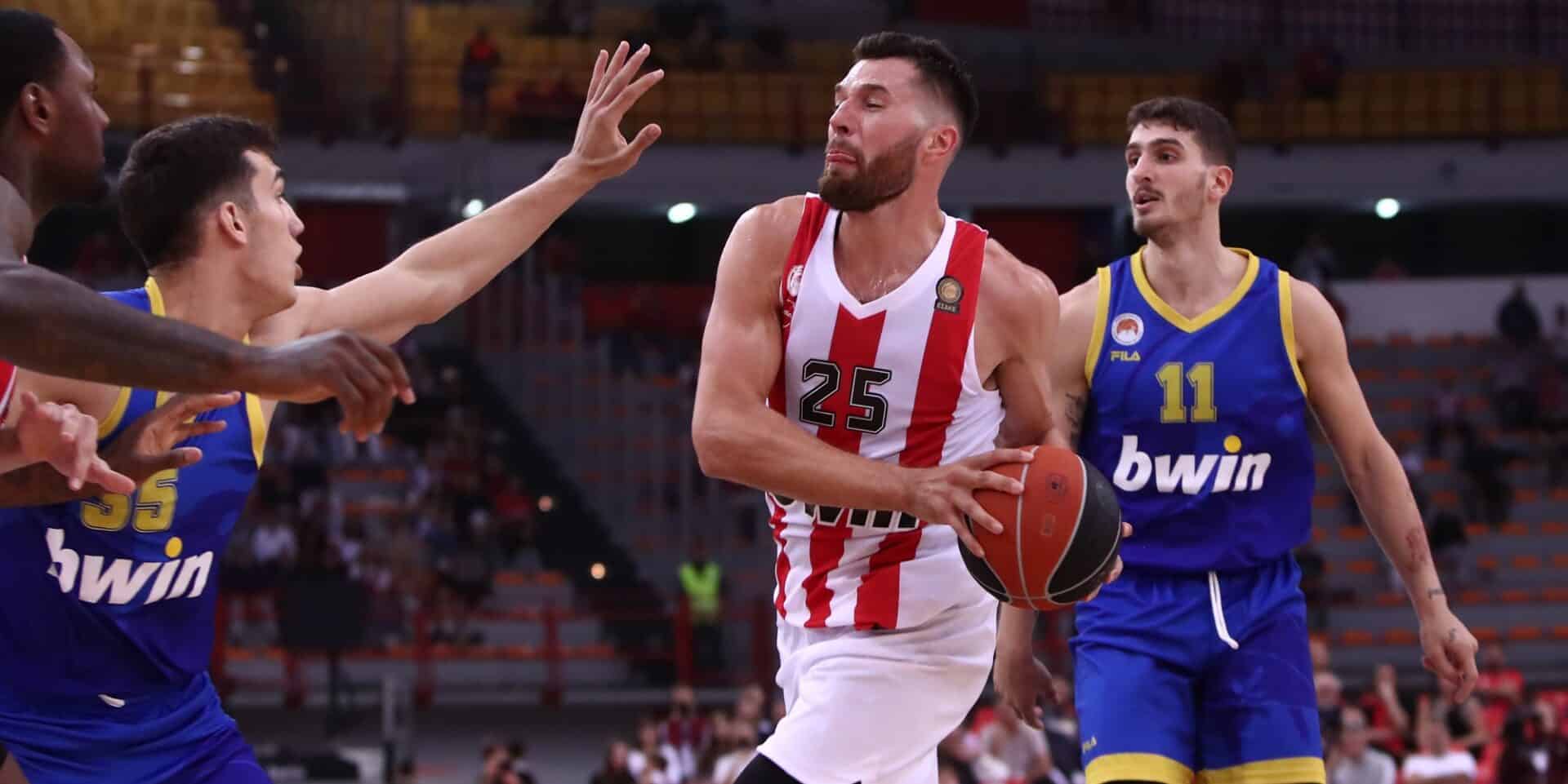 Φάση από το Ολυμπιακός-Περιστέρι για τη Basket League