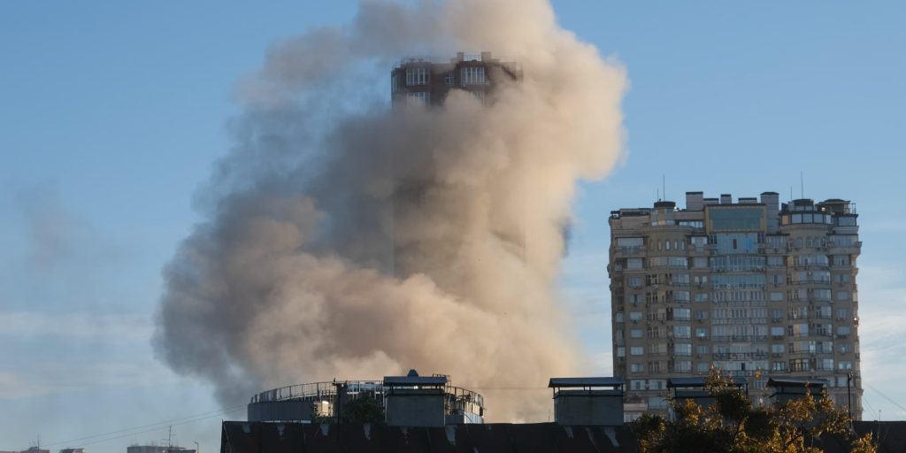 Ρωσικά μη επανδρωμένα αεροσκάφη επιτέθηκαν σε κτήρια στο Κίεβο της Ουκρανίας - Ρωσία