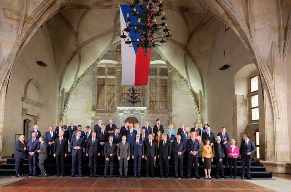 Οι ηγέτες των 44 της άτυπης Συνόδου στην Πράγα