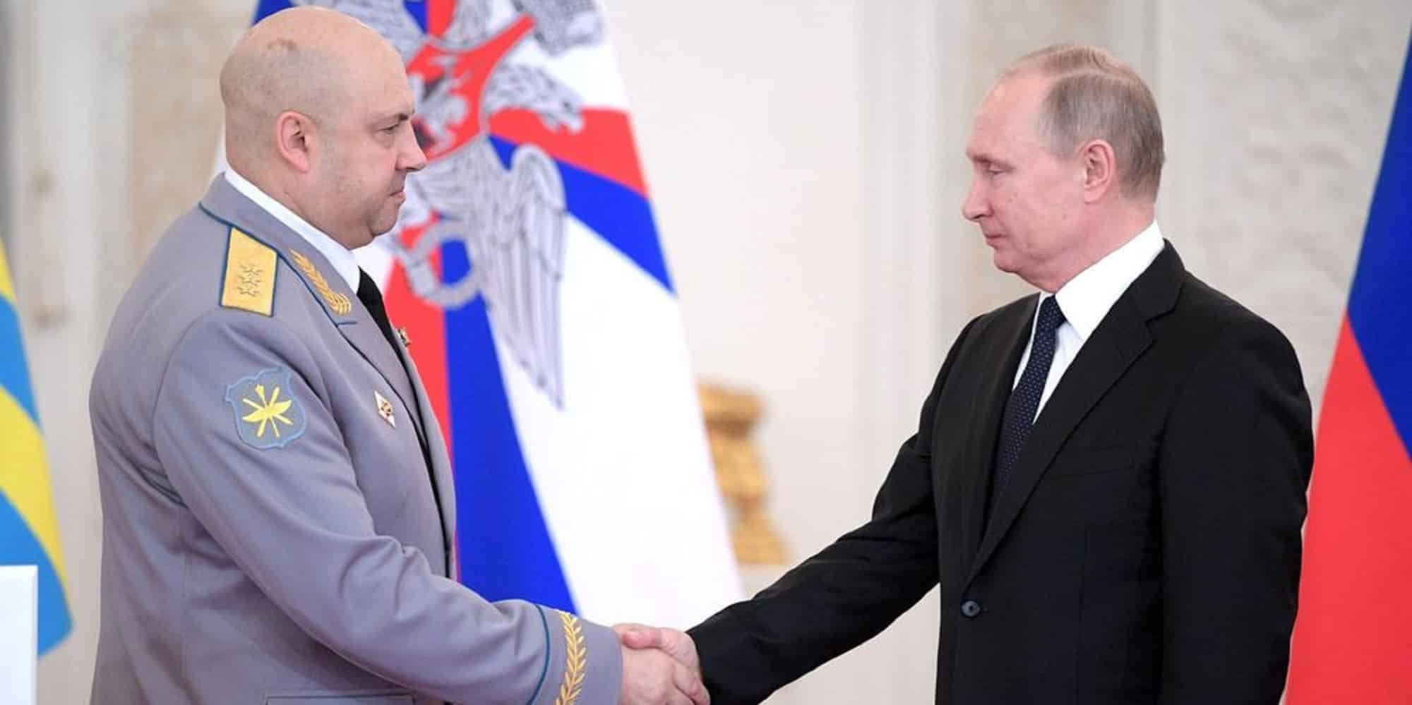 Ο Σεργκέι Σουροβίκιν με τον Βλαντιμίρ Πούτιν στη Ρωσία