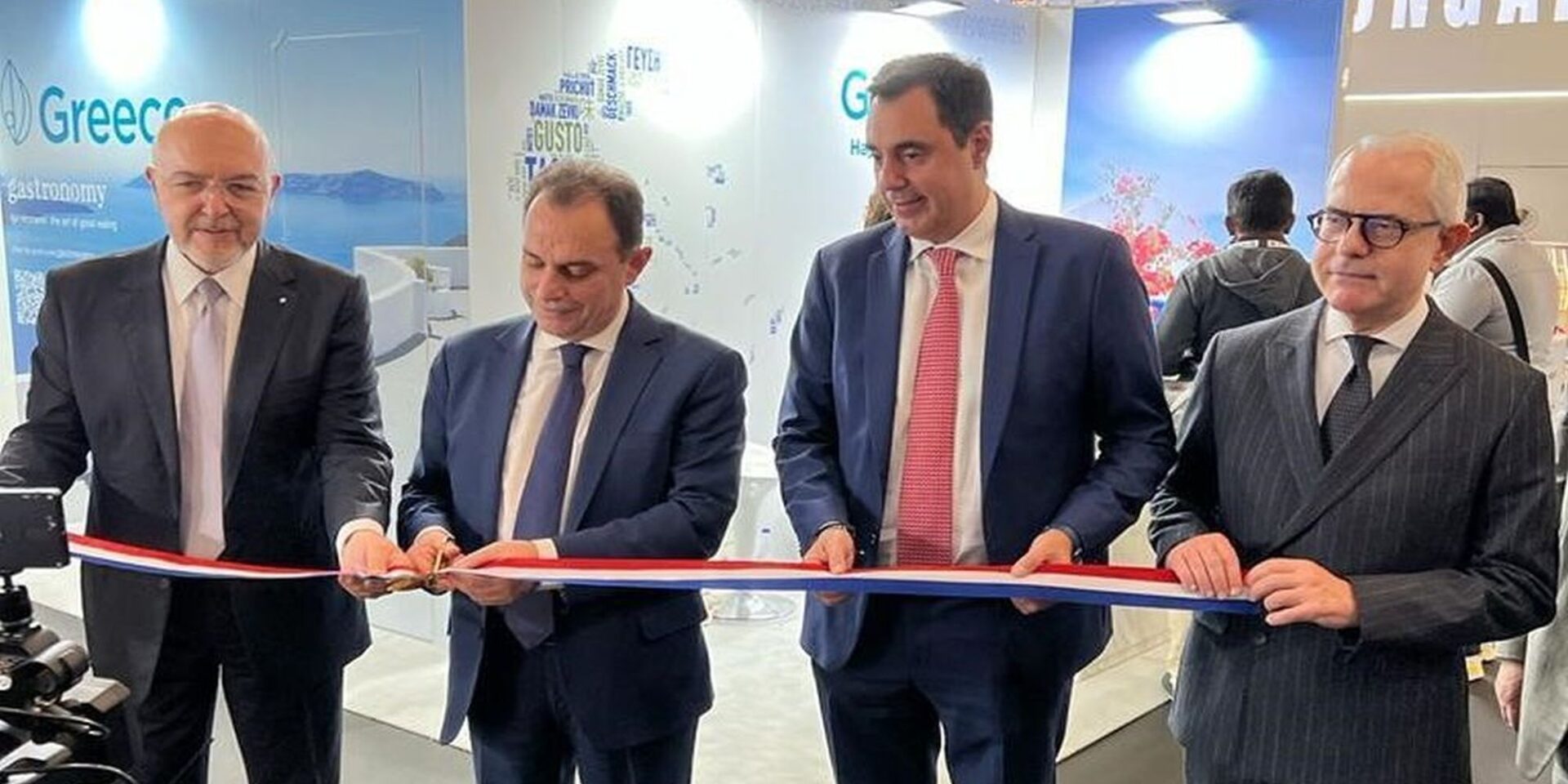 Η ελληνική αντιπροσωπία στην SIAL 2022