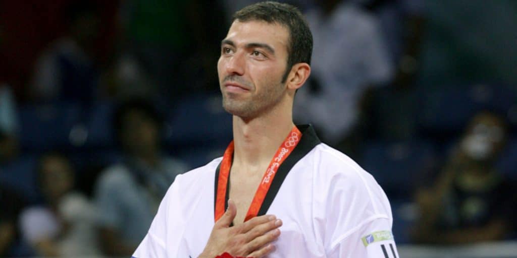 Ο Αλέξανδρος Νικολαΐδης με το αργυρό μετάλλιο στο Πεκίνο