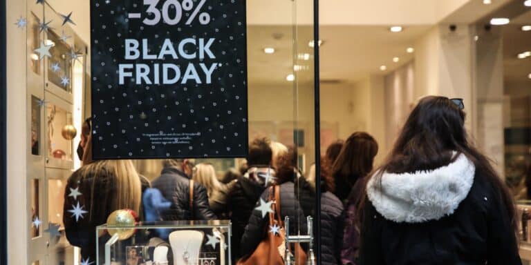 Πότε πέφτουν Black Friday και Cyber Monday – Τι πρέπει να προσέξουν οι καταναλωτές