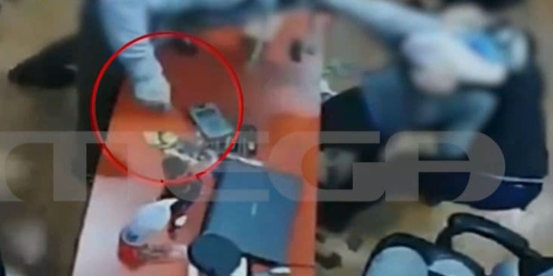 Εικόνα από τη ληστεία σε ενεχυροδανειστήριο της Αθήνας