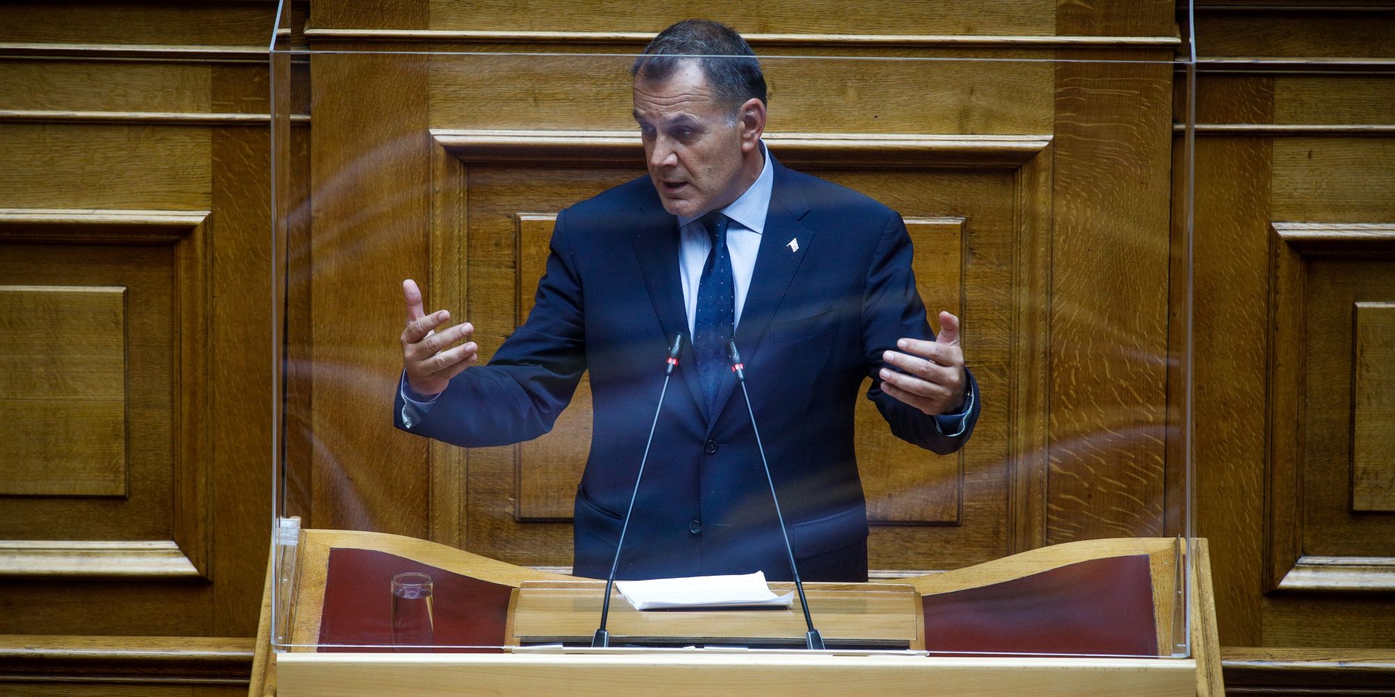 Ο υπουργός Εθνικής Άμυνας, Νίκος Παναγιωτόπουλος στην Ολομέλεια της Βουλής