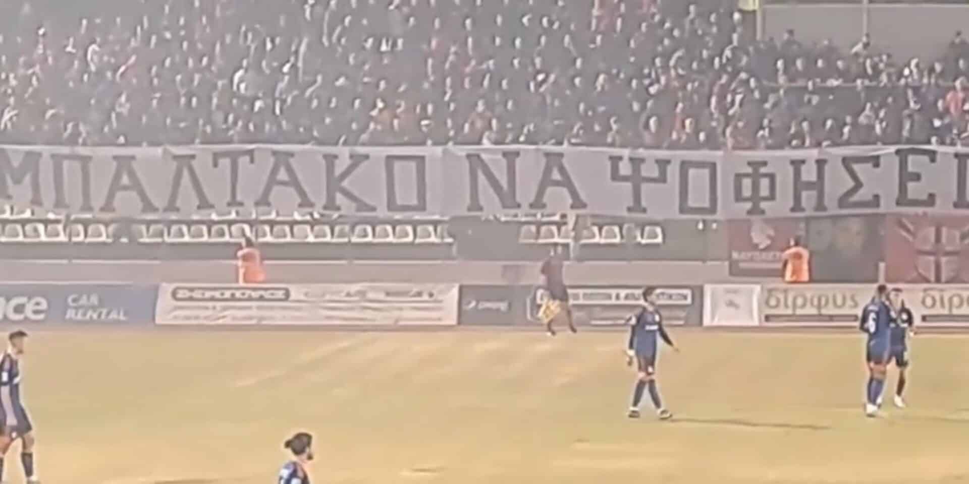 Το πανό που σήκωσαν οι οπαδοί του Ολυμπιακού για τον Τάκη Μπαλτάκο
