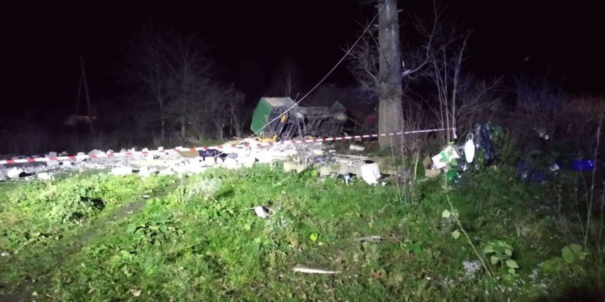 Εικόνα από το χωριό στην Πολωνία, όπου φαίνεται πως χτύπησε ρωσικός πύραυλος