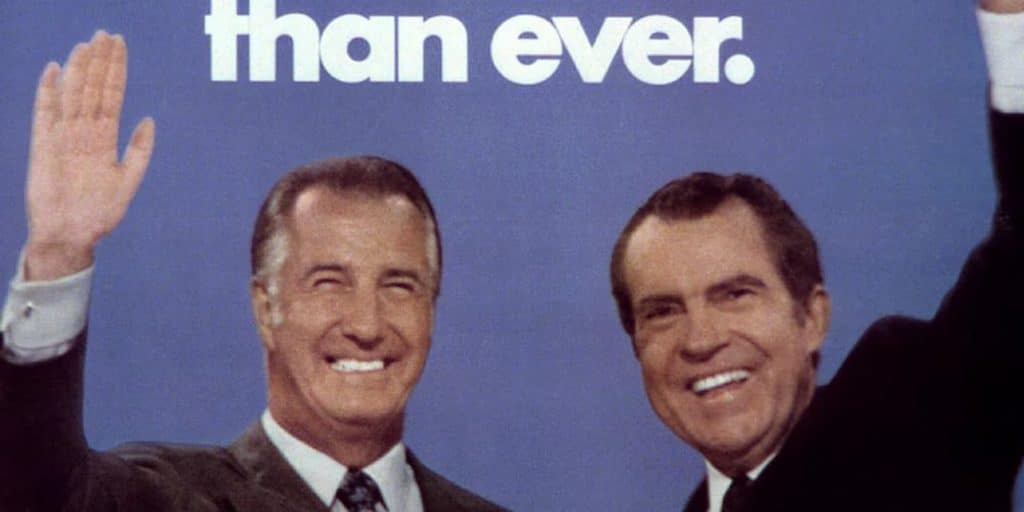 Ο Σπίρος Άγκνιου (αριστερά) και ο Ρίτσαρντ Νίξον σε μια προεκλογική αφίσα για τις προεδρικές εκλογές των ΗΠΑ το 1972