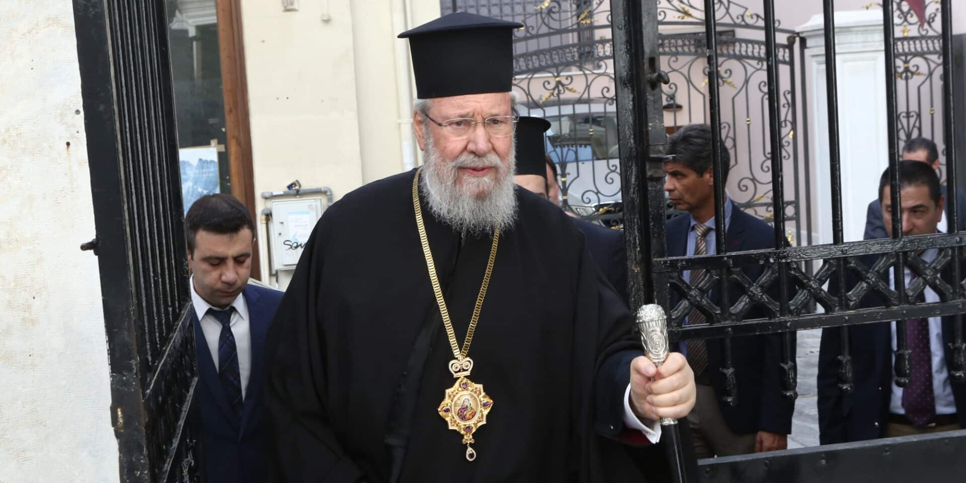 Κατά τη διάρκεια της εξοδίου ακολουθίας, όλες οι καμπάνες των Ιερών Ναών της Κύπρου θα ηχήσουν πένθιμα