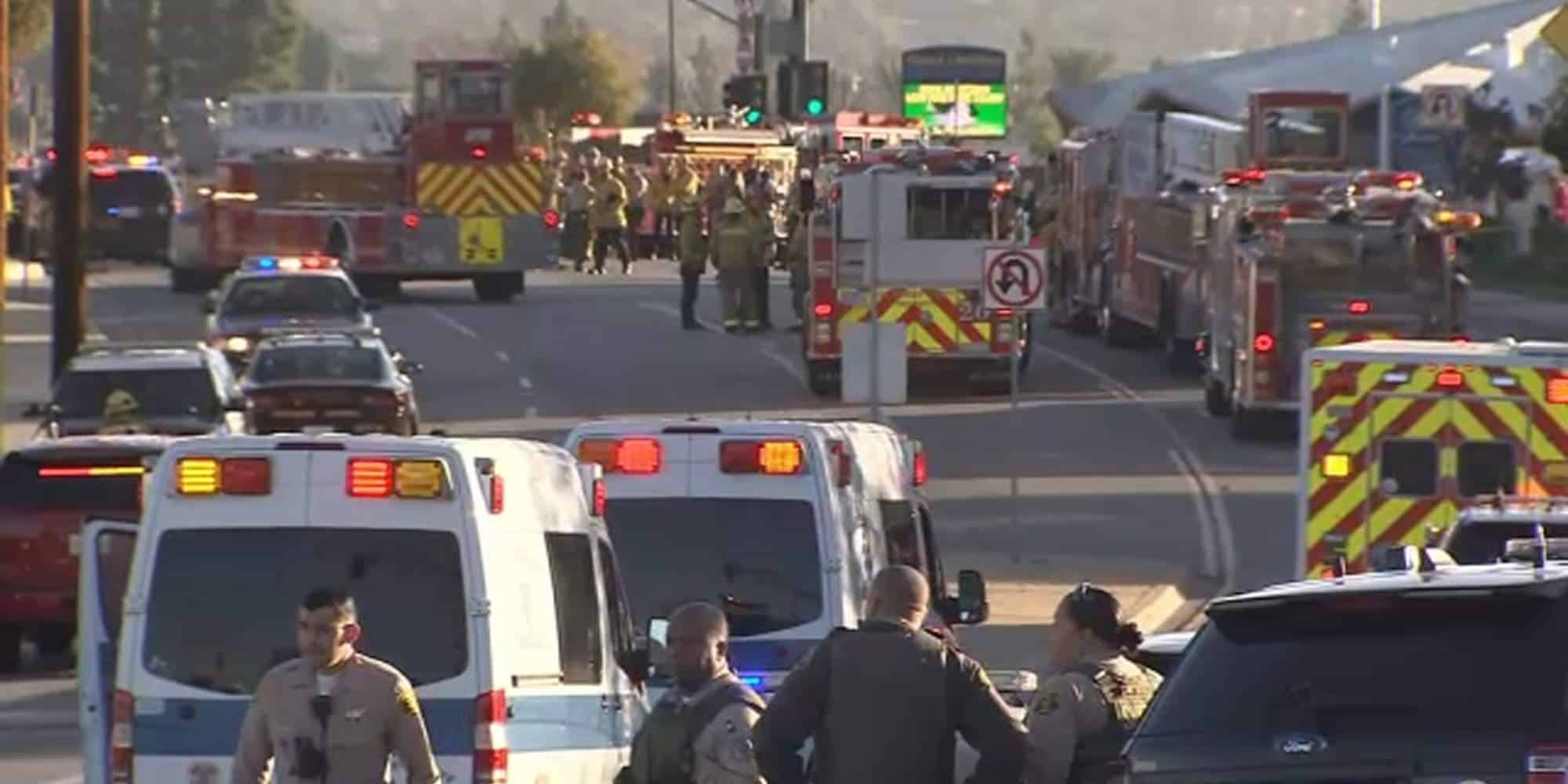 Δεκάδες ασθενοφόρα στο σημείο του ατυχήματος στην Καλιφόρνια