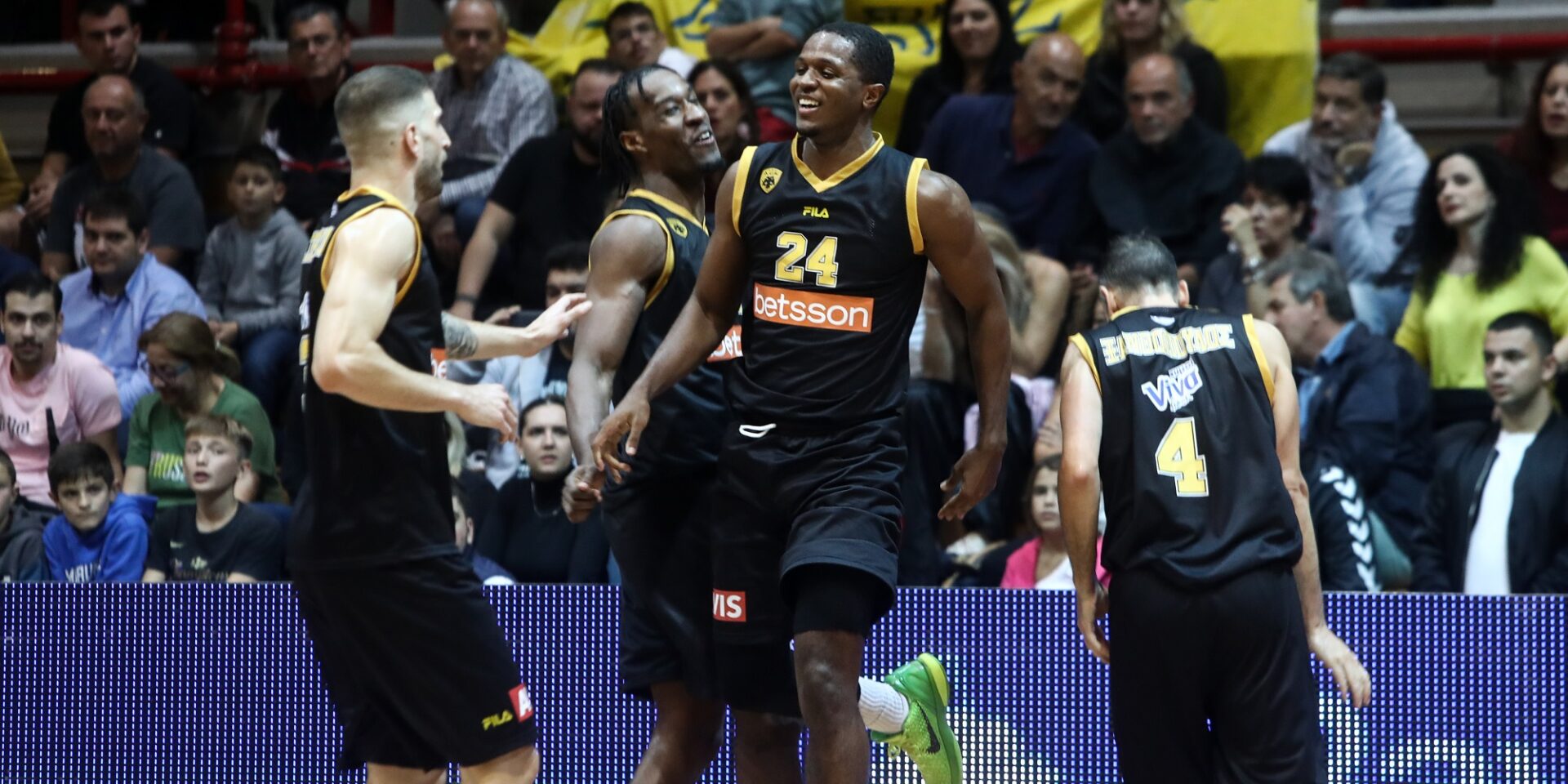 Φάση από το Λαύριο-ΑΕΚ για τη Basket League
